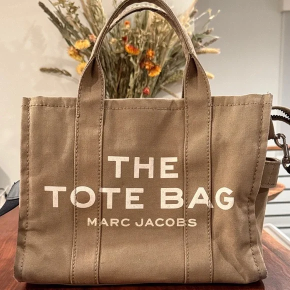 Marc Jacobs Tan Canvas Tote Bag - Picture 1 of 13